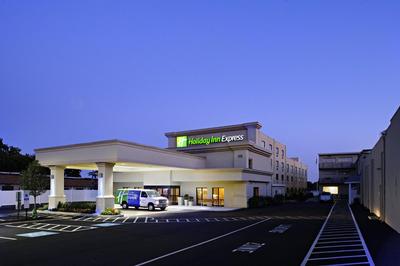 Holiday Inn Express Philadelphia Airport by IHG