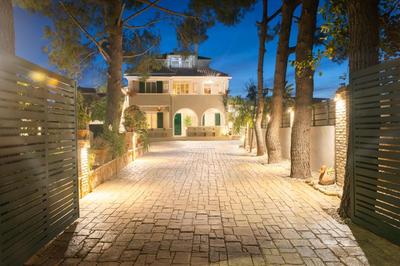 Porta Verde Luxury Residence, By TK Premium Stays