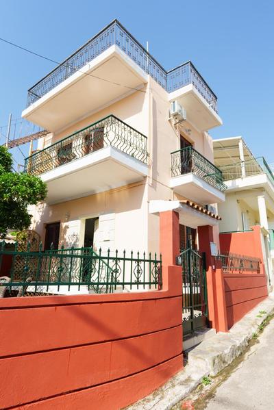 Central 1BR Maisonette 75 sqm, Private Yard, Pet-Friendly