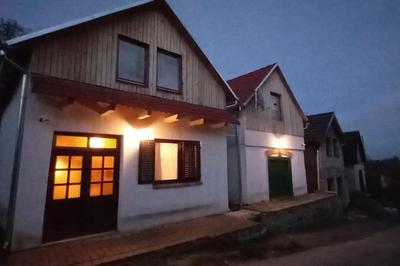 Zmajevac, kuća za odmor, wine bar