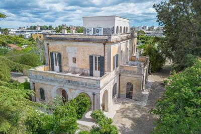 Villa Vallone Luxury With Pool - Happy Rentals