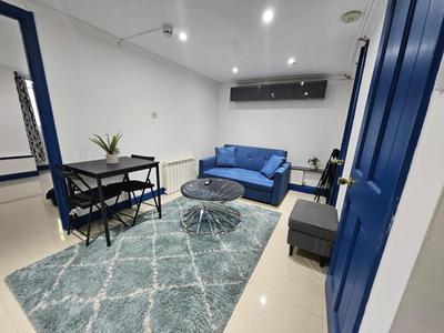 Savers Apartment Close to Emirates Stadium!