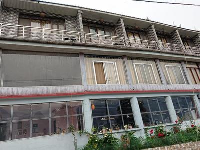 Sleeping Beauty Hotel Moutain view property