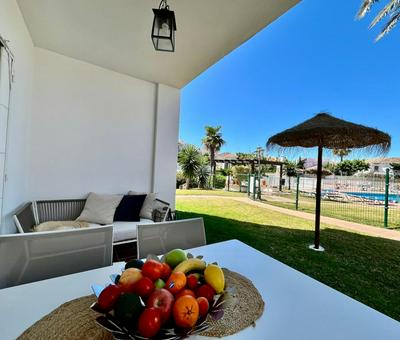 2 bedroom apartment walking distance to the beach