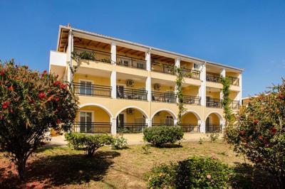 Searocco Studios & Apartments - Close to Alykes Center, by ZanteWize