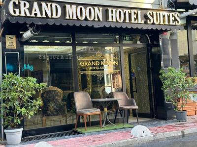 Grand Moon Hotel Suites - Image 12
