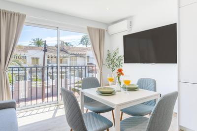 Modern and Stylish Apartment 2: Terrace and Pool