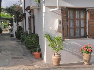 Modern Village House - Crete