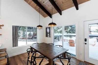 Newly Renovated Cozy Eagle w Lake Views and Loft