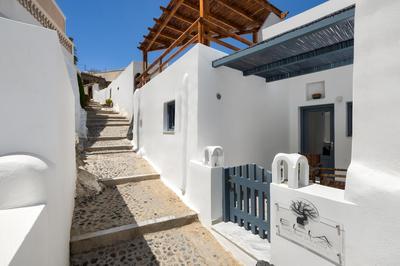 Elia 2 bedroom cavehouse with indoor jacuzzi