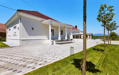 6 Bedroom Stunning Home In Podgrade