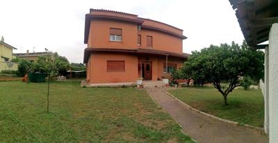 appartamento con giardino vicino al mare
