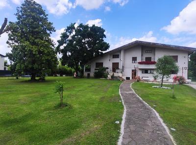 M&G House near Venice by train, with pool