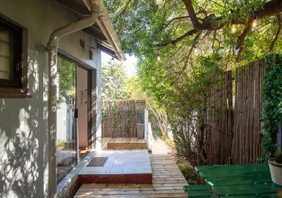Cesars Cottage Charming Sea Point Hideaway