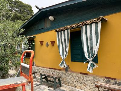 Villetta vista mare con piscina, giardino e parcheggio privato
