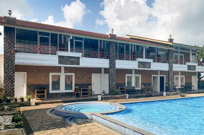 Urbanview Hotel Villa Q Gisting by RedDoorz