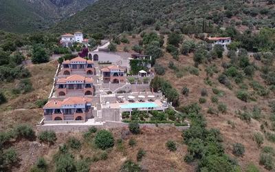 Apelon Tiritas Villas