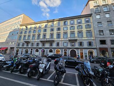Exclusive top floor 2-bedroom flat