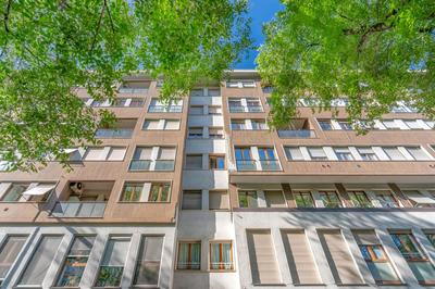 Easy Isola Apartment