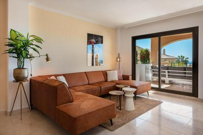 Charming 2-Bedroom with Beautiful Sea Views