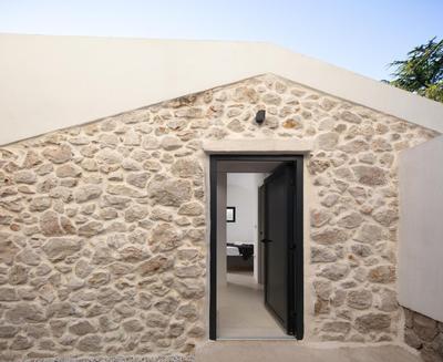 AB61 Tiny Design House for Two
