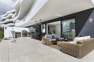 Luxury Apartment with Garden in Higueron