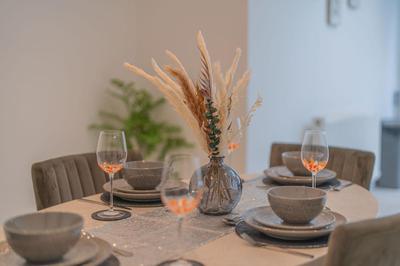 Premium 3 Bedroom Home by D3 Short Stay Sleeps 9 High Speed Wi-Fi
