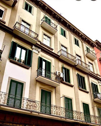 Vacanze Napoli Centrale - Appartamento di lusso 130 mq vicino alla Stazione Centrale e al Centro Storico -Luxury 130 sqm apartment near Central Station and