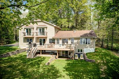 Sabel's Retreat On Summit Lake