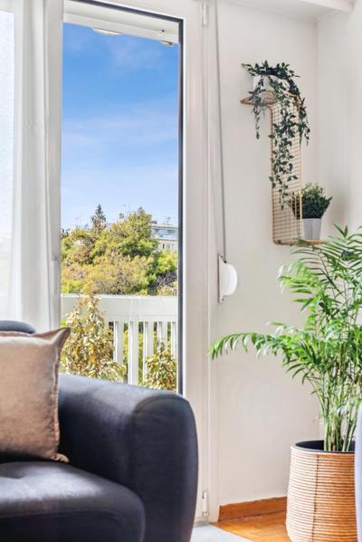 Two-Bedroom Apartment in Pagrati