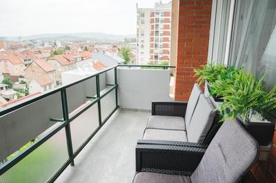 Casa de Dinca, 2 bedroom, big balcony, free parking zone