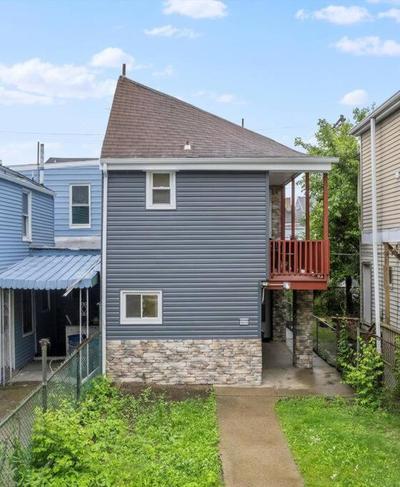 Bloomfield, Pittsburgh Bright and Spacious TWO Bedroom Apt with Free Parking