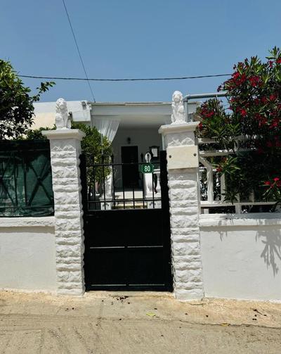 House with Garden in Loutsa