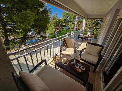 Apartment Mirna, 2-bedroom Apartment, Overlooking the Beach