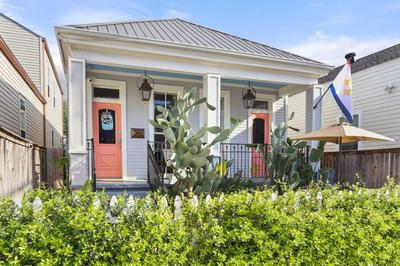 Upscale 3 Bed 2 Bath Private Home in Uptown New Orleans! Close to Magazine Street, Universities, & French Quarter