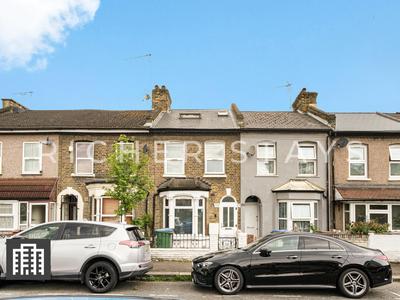 Large Home for Contractors & Families - Garden & Amenities