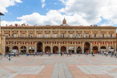 ImmoBo Arcadian - Piazza Maggiore View