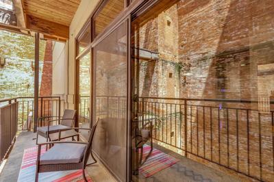 Downtown Dallas Condo - 2BR 1BA