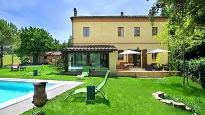 LUCE TRA I FAGGI 8, Emma Villas