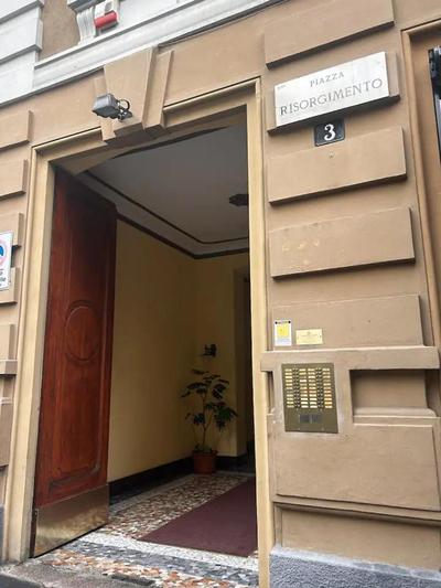 Xenia Apartments - Intimate apartment 10 min from Duomo