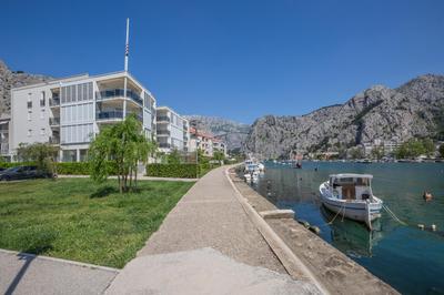 AP 4+2 in one of the most luxury building in Omis