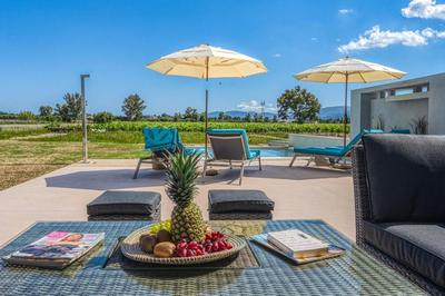 Sisomar Suites with Private Pool, by ZanteWize