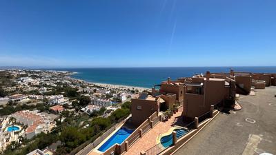 Moderna villa con impresionantes vistas