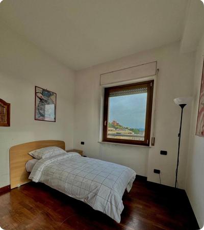 Room next to the mini-metro in Perugia