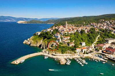 Holiday house BELLA MARE with sea view 50m from the beach in a quiet location in Vrbnik on Krk island