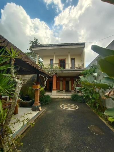 Gusti family guest house
