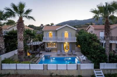 Beachfront Villa Alexandra