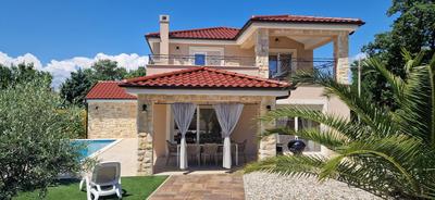 Villa Lukas&Ana s bazenom,dječjim igralištem