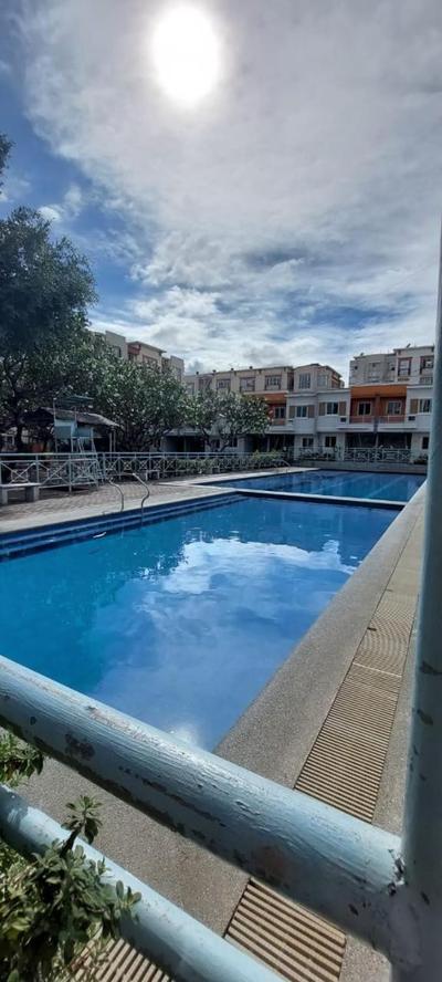 Cozy Budget-Friendly 2-bedroom Condo, Near the Airport