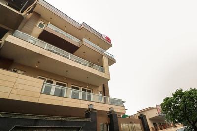 Collection O Green Leaf Residency